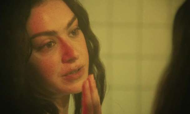 The Moment: Charli XCX připravila fiktivní film o absurditě svého vzestupu | Fandíme filmu