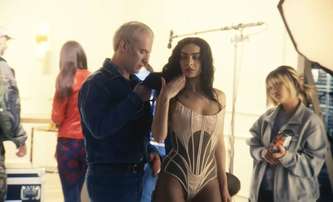 The Moment: Charli XCX připravila fiktivní film o absurditě svého vzestupu | Fandíme filmu