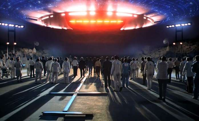 Podle internetových konspirátorů Spielberg odhalí reálnou existenci UFO | Fandíme filmu