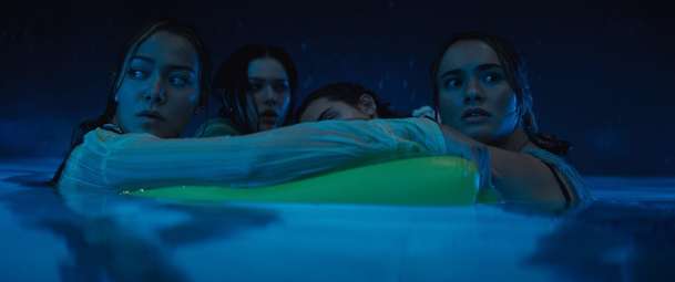 Primát: Nová upoutávka představuje horor o vraždícím šimpanzovi | Fandíme filmu