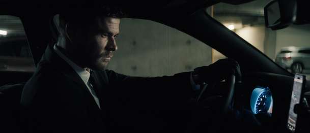 Cesta zločinu: Velkolepé kriminální plány Chrise Hemswortha v nové ukázce | Fandíme filmu