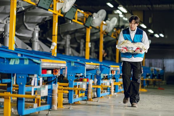 Cashero: Síla peněz - Superhrdinové platí za pomáhání tvrdou daň | Fandíme serialům