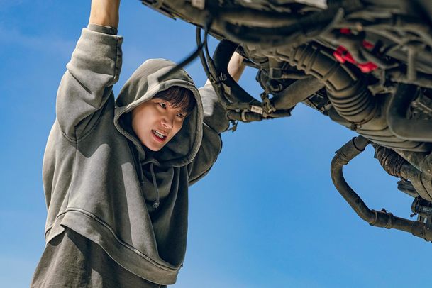 Cashero: Síla peněz - Superhrdinové platí za pomáhání tvrdou daň | Fandíme serialům