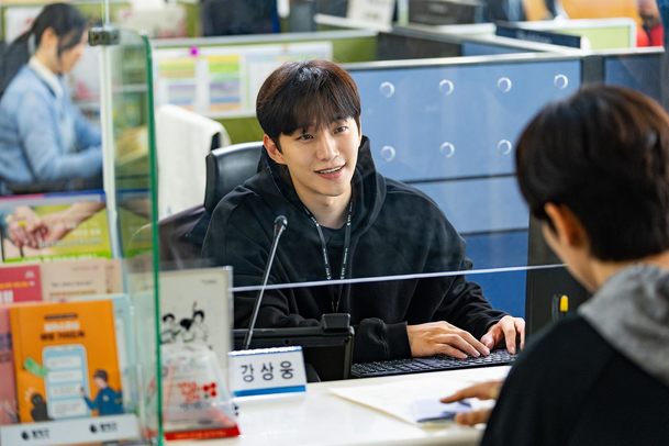 Cashero: Síla peněz - Superhrdinové platí za pomáhání tvrdou daň | Fandíme serialům