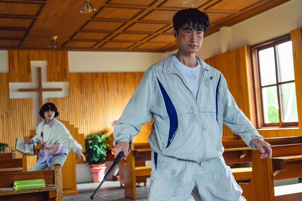 Cashero: Síla peněz - Superhrdinové platí za pomáhání tvrdou daň | Fandíme serialům