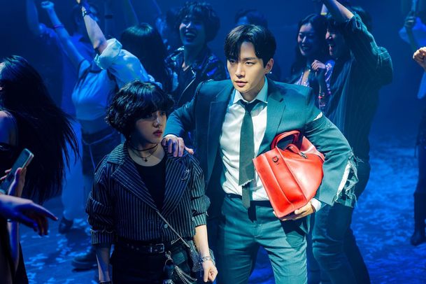 Cashero: Síla peněz - Superhrdinové platí za pomáhání tvrdou daň | Fandíme serialům