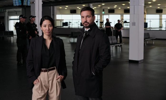 Noční let: V seriálovém thrilleru jsou v ohrožení diplomatický let a americká ambasáda | Fandíme seriálům