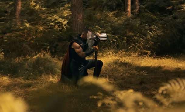 Avengers: Doomsday - Teaser s Thorem je venku oficiálně, v HD | Fandíme filmu