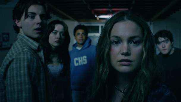 This Is Not a Test: Studenti se ukrývají ve škole před zombíky  v novém thrilleru | Fandíme filmu