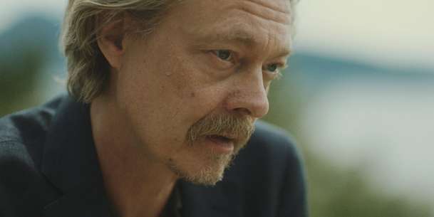 Neříkej mi mami: Učitelka dovolí nerovnou vášeň s cizím mladíkem | Fandíme filmu