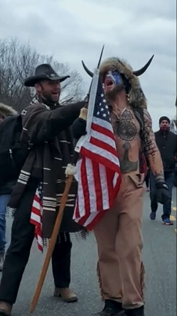 Kapitol vs. Kapitol: Dokument o výronu chaotického běsnění, co pohltil USA | Fandíme filmu