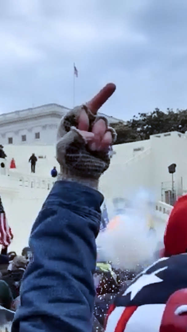 Kapitol vs. Kapitol: Dokument o výronu chaotického běsnění, co pohltil USA | Fandíme filmu