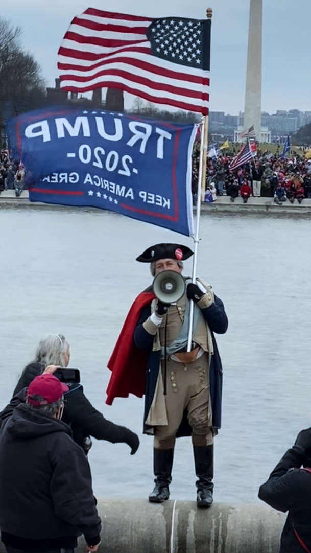 Kapitol vs. Kapitol: Dokument o výronu chaotického běsnění, co pohltil USA | Fandíme filmu