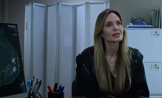 Couture: Angelina Jolie se potýká s rakovinou | Fandíme filmu