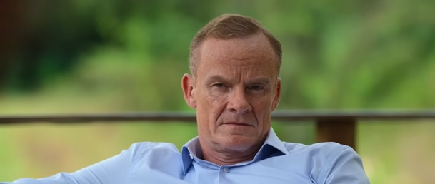 Noční recepční: Tom Hiddleston právě startuje velké špionážní dobrodružství | Fandíme serialům