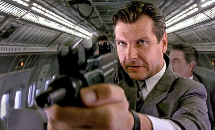 Cold Zero: U pólu havaruje plné letadlo a začíná boj o přežití | Fandíme filmu