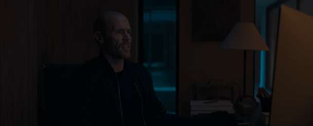 Misdirection: Olgu Kurylenko při vloupačce loví Frank Grillo | Fandíme filmu