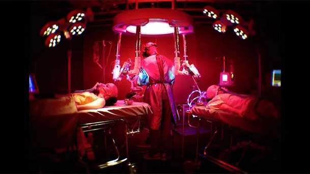 Twisted: Zvrhlý chirurg drásá oběti v novém hororu od režiséra Saw | Fandíme filmu