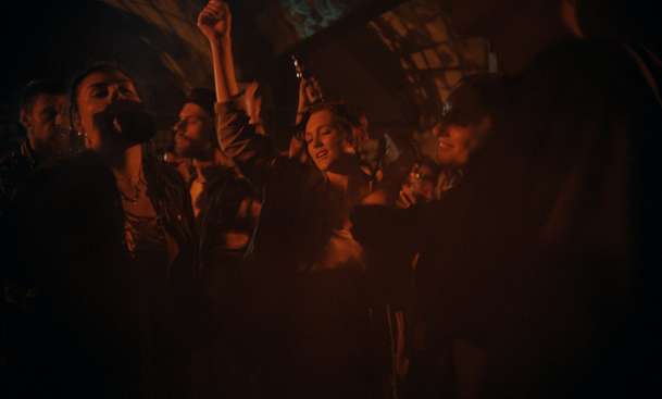 Trochu života: Holčičí mejdan napříč Evropou od hříšné euforie míří ke katastrofě | Fandíme filmu