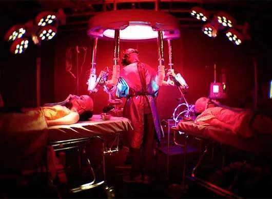 Twisted: Zvrhlý chirurg drásá oběti v novém hororu od režiséra Saw | Fandíme filmu