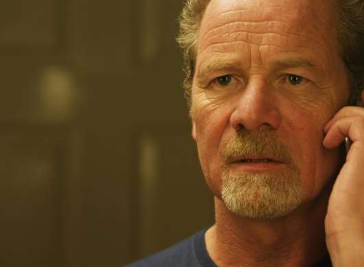 Herec Peter Mullan byl napaden, když bránil ohroženou ženu | Fandíme filmu