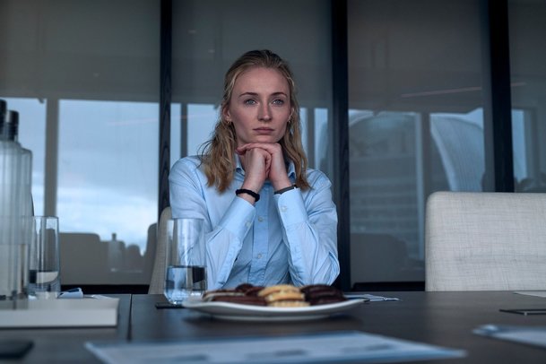 Přepadení: Sophie Turner proti organizovanému zločinu v napínavém thrilleru | Fandíme serialům