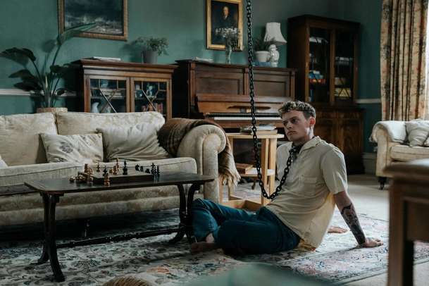 The Good Boy: Psychopatický pár násilně „převychovává“ problémového mladíka | Fandíme filmu