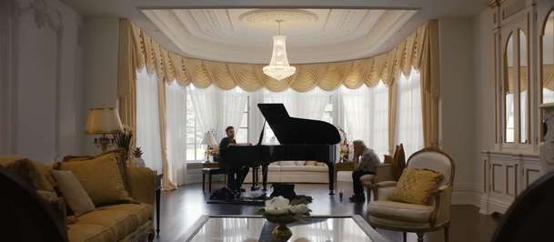 Tuner: Ladič pian v kriminální romanci propůjčí uši k otevírání sejfů | Fandíme filmu