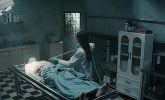 The Mortuary Assistant: Mrtví v márnici ožívají, aby posedli živé | Fandíme filmu