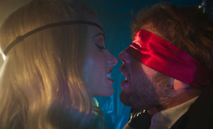 I Want Your Sex: Explicitní film o dominantní umělkyni a mladíkovi, co se stane její múzou | Fandíme filmu