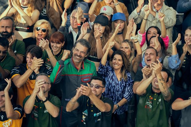 Motorvalley: Netflix přináší novinku milovníkům závodů a honiček | Fandíme serialům