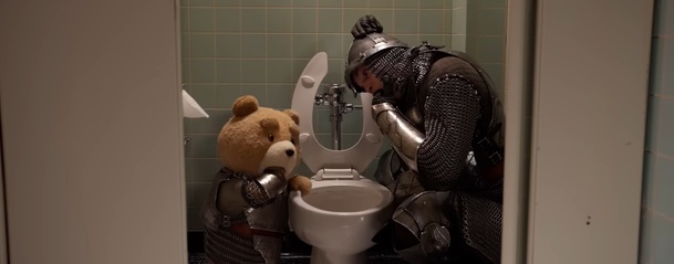 Méďa na své další dobrodružství láká v traileru, kde předvádí svůj nahatý rozkrok | Fandíme serialům