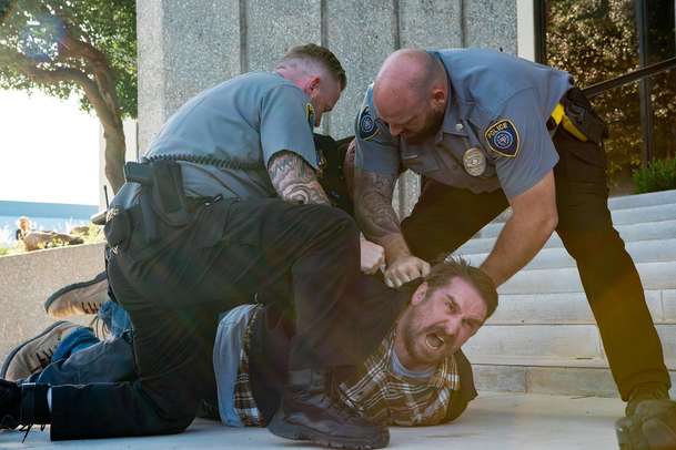 The Huntsman: Zvrhlý zabiják loví ženy v novém thrilleru | Fandíme filmu