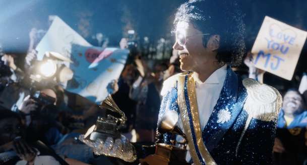Michael: Retušované převyprávění Jacksonových úspěchů nabídlo 2. trailer | Fandíme filmu