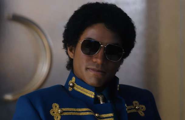 Michael: Retušované převyprávění Jacksonových úspěchů nabídlo 2. trailer | Fandíme filmu