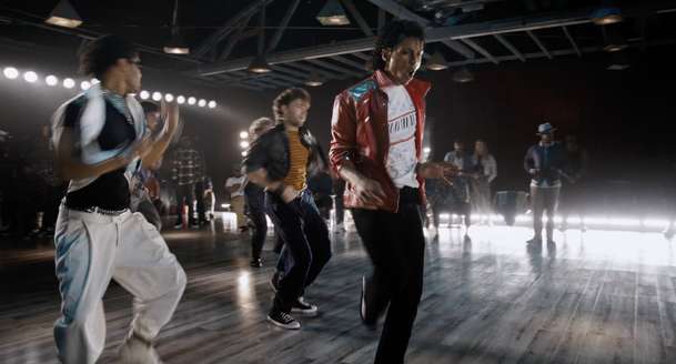 Michael: Retušované převyprávění Jacksonových úspěchů nabídlo 2. trailer | Fandíme filmu