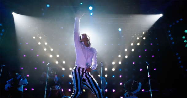 Michael: Retušované převyprávění Jacksonových úspěchů nabídlo 2. trailer | Fandíme filmu