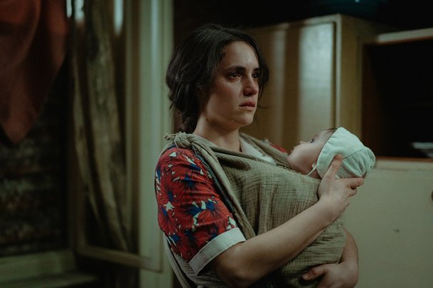 Gerta Schnirch: Dcera nacisty a Češky krutě platí za hříchy, které nespáchala | Fandíme serialům