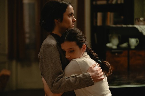 Recenze: Zcela výjimečná Gerta Schnirch nebarví hnus českých dějin narůžovo | Fandíme filmu