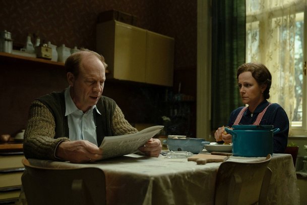 Gerta Schnirch: Dcera nacisty a Češky krutě platí za hříchy, které nespáchala | Fandíme serialům