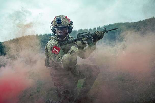 Válečné monstrum: Netflix ukázal svou variaci na Predátora | Fandíme filmu