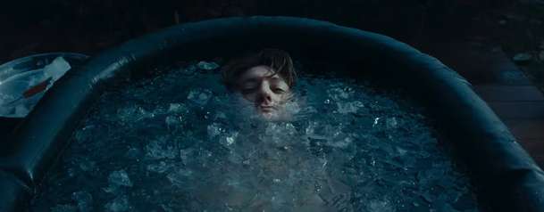 Guru: Z osobního kultu manipulativního šmejda vzejde vlna násilí | Fandíme filmu