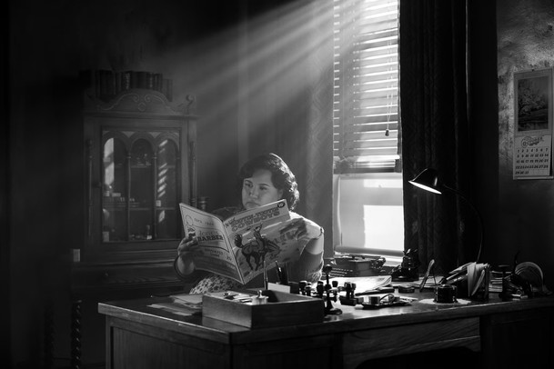 Spider-Noir: Trailery představují Nicolase Cage jako vyšinutého retro Spider-Mana | Fandíme serialům