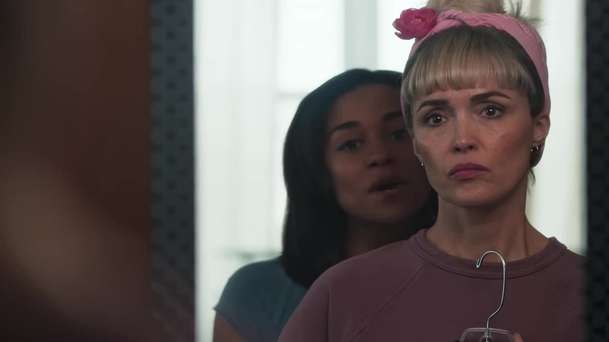 Tow, aneb vítejte v kapitalismu: Ženě ukradli auto a ještě za to musí zaplatit | Fandíme filmu