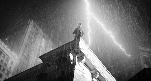 Spider-Noir: Trailery představují Nicolase Cage jako vyšinutého retro Spider-Mana | Fandíme serialům