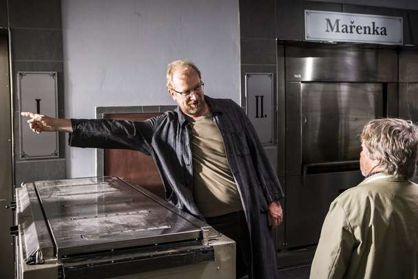 Někdo to rád v Plzni: Lábus či Donutil v mozaice lechtivých příběhů | Fandíme filmu