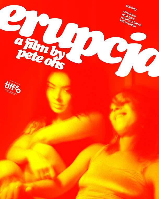 Erupcja: Charli XCX hledá lásku na středoevropském sídlišti | Fandíme filmu