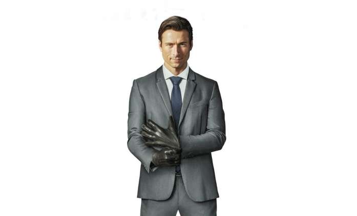 How to Make a Killing: Glen Powell sklízí chválu za výkon ve vražedné černé komedii | Fandíme filmu