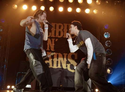 California Schemin': Dva chábři ze Skotska luxusně podělali hudební průmysl | Fandíme filmu