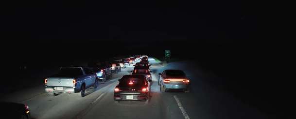 The Gates: Zesnulý James Van Der Beek jako zabiják ve své poslední roli | Fandíme filmu